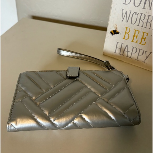 NEW Michael Kors Silver Quilted Wallet 💜 - Picture 6 of 6